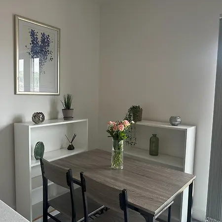 Marina - 2 Bedrooms - Sleeps 4 *