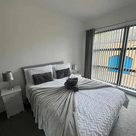 Apartment Marina - 2 Bedrooms - Sleeps 4 *