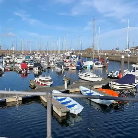 Marina דירה